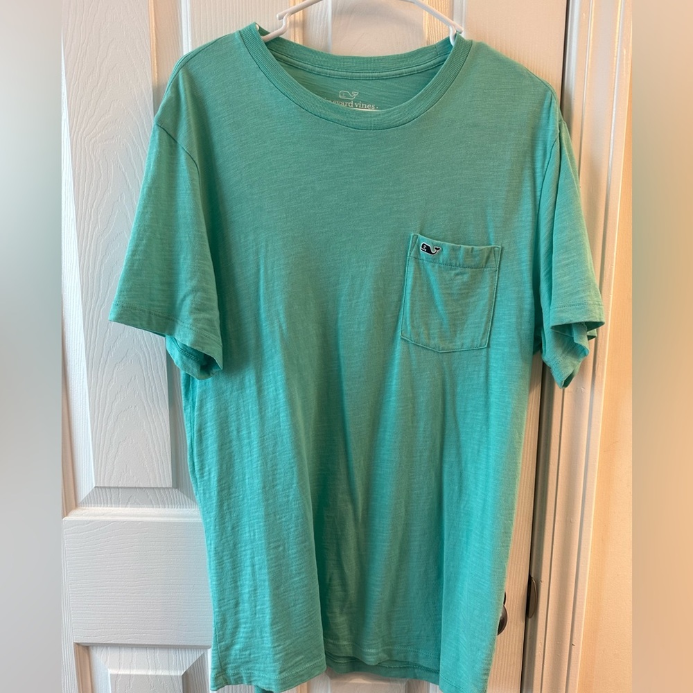 Men’s Vineyard Vines t-shirt